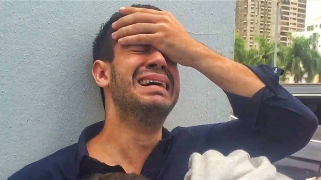 Broma pesada roban su carro (termina llorando)