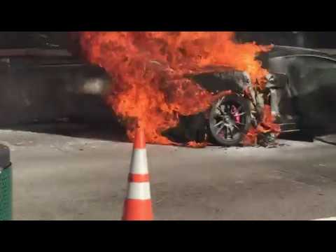 Lamborghini Gallardo arde en calle de Miami