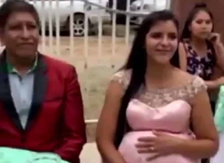 Expone infidelidad de su esposa en ceremonia de aniversario