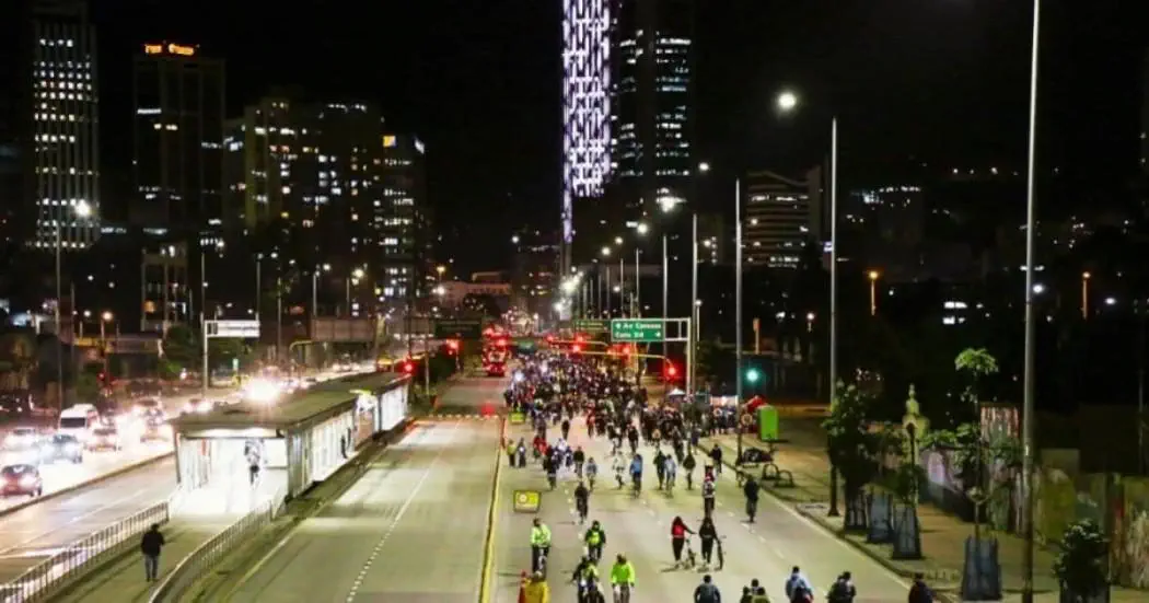 Ciclovía nocturna Bogotá: Cierres, Rutas y Actividades