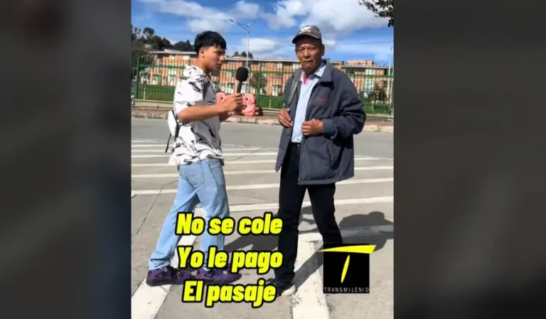 Ofrece Pagar Pasaje de Transmilenio a Gente Que Se Quiere Colar y Mayoría Prefiere Colarse