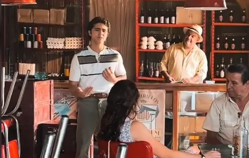 Dario Gomez de joven cantando