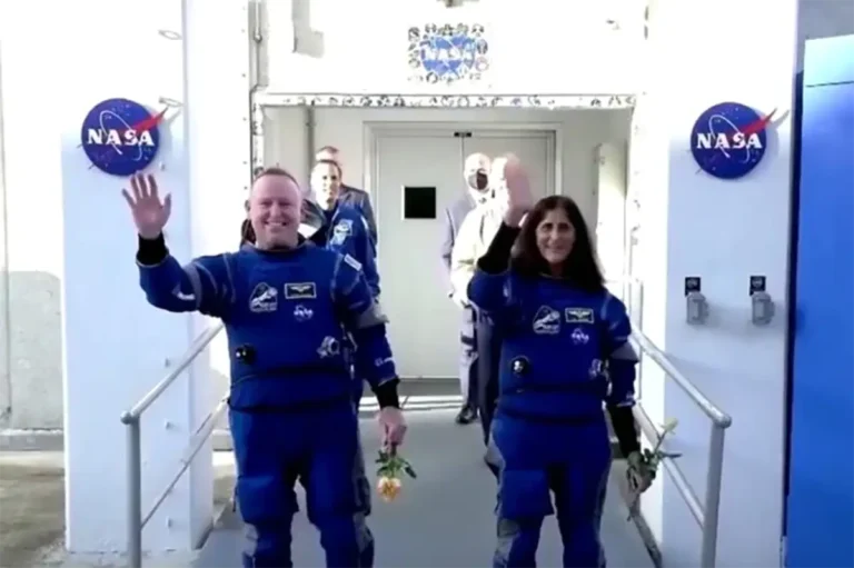 Astronautas Atrapados en el Espacio: De 8 Días a 10 Meses de Misión