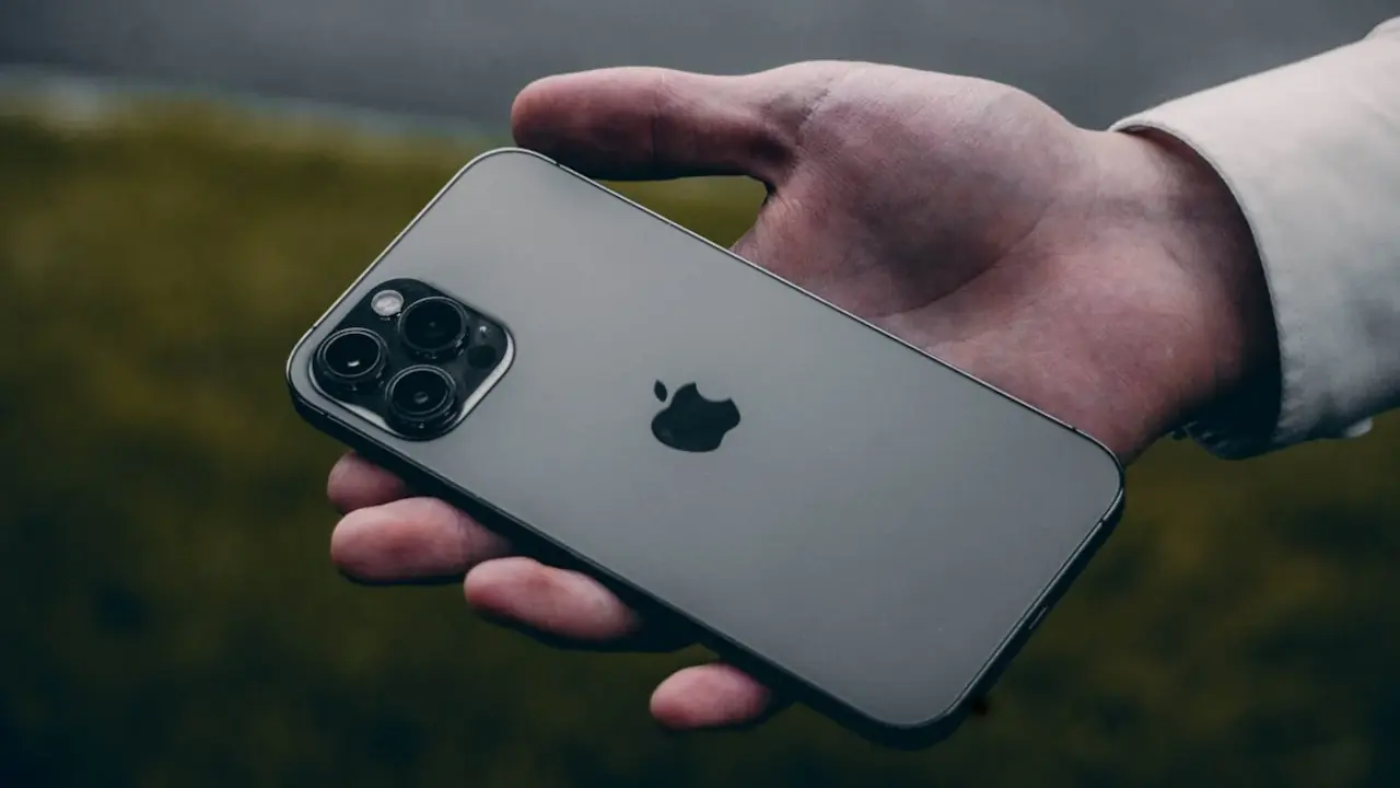 El precio de los iPhone podría dispararse por los aranceles de Trump